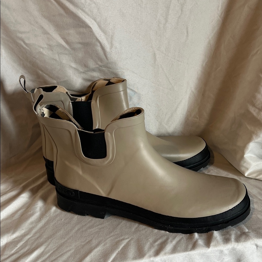 Neutral Cream Chelsea Rain Boots with Black Sole GOGO Shedrain